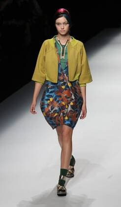 October 21, 2016, Tokyo, Japan - A model displays a creation of Japanese designer Yuma Koshino at her 2017 spring summer collection in Tokyo as a part of Japan Fashion Week on Friday, October 21, 2016.  (lwxa005654)