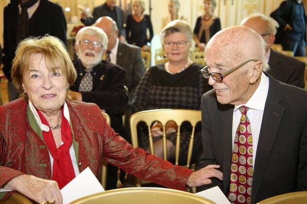 Felicitas Ruhm mit Gast bei der Verleihung des Österreichischen Ehrenkreuzes für Wissenschaft und Kunst 1. Klasse an Karl Merkatz im Bundeskanzleramt. Wien, 20.10.2016 Foto:xF.xJ.xMorgenbesserx xFuturexImage