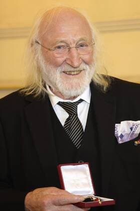 Karl Merkatz bei der Verleihung des Österreichischen Ehrenkreuzes für Wissenschaft und Kunst 1. Klasse an Karl Merkatz im Bundeskanzleramt. Wien, 20.10.2016 Foto:xF.xJ.xMorgenbesserx xFuturexImage