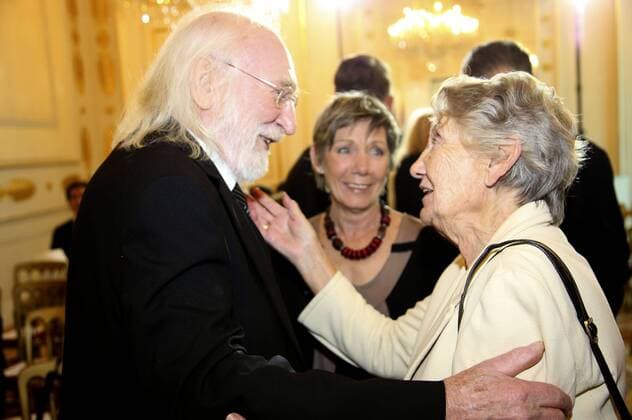 Karl Merkatz und Ingrid Burkhard bei der Verleihung des Österreichischen Ehrenkreuzes für Wissenschaft und Kunst 1. Klasse an Karl Merkatz im Bundeskanzleramt. Wien, 20.10.2016 Foto:xF.xJ.xMorgenbesserx xFuturexImage