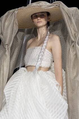 October 21, 2016 - Tokyo, Tokyo, Japan - A model presents a creation by designer Keiichiro Yuri for brand keiichirosense as part of Fashion Week Tokyo Spring Summer 2017. Tokyo Japan - ZUMAc166 20161021_zap_c166_002