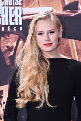 Danika Yarosh bei der Jack Reacher: Kein Weg zurück Film Premiere am 21.10.2016 in Berlin Jack Reacher: Never Go Back Filmpremiere in Berlin, 2016 