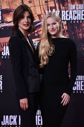 Cobie Smulders und Danika Yarosh bei der Jack Reacher: Kein Weg zurück Film Premiere am 21.10.2016 in Berlin Jack Reacher: Never Go Back Filmpremiere in Berlin, 2016 