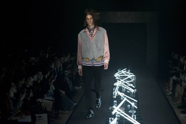 October 22, 2016 - Tokyo, Tokyo, Japan - A model presents a creation by designer Keisuke Imazaki for brand Plastictokyo as part of Fashion Week Tokyo Spring Summer 2017. Tokyo Japan - ZUMAc166 20161022_zap_c166_009