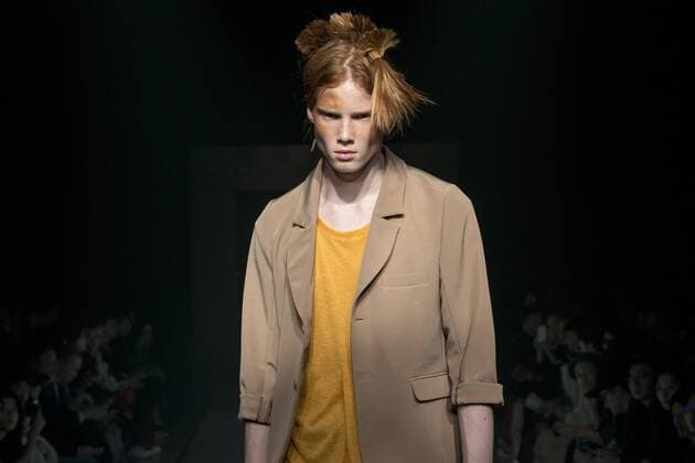 October 22, 2016 - Tokyo, Tokyo, Japan - A model presents a creation by designer Keisuke Imazaki for brand Plastictokyo as part of Fashion Week Tokyo Spring Summer 2017. Tokyo Japan - ZUMAc166 20161022_zap_c166_016