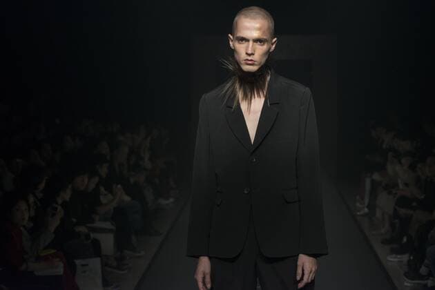 October 22, 2016 - Tokyo, Tokyo, Japan - A model presents a creation by designer Keisuke Imazaki for brand Plastictokyo as part of Fashion Week Tokyo Spring Summer 2017. Tokyo Japan - ZUMAc166 20161022_zap_c166_022