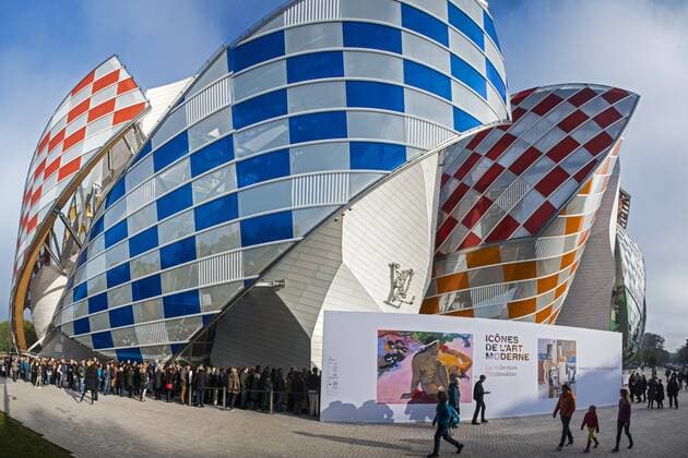 Themen der Woche Bilder des Tages PARIS, FRANCE - OCTOBER 22, 2016: The building of the Louis Vuitton Foundation, which has opened the Icons of Modern Art. The Shchukin Collection exhibition in collaboration with the Hermitage Museum and the Pushkin State Museum of Fine Arts. The show pays tribute to Sergei Shchukin, a Russian collector of French modern art. The exhibition is part of the 2016 17 France-Russia year of cultural tourism and is to take place at the Louis Vuitton Foundation from October 22, 2016, to February 20, 2017. Dominique Boutin TASS  TS035398