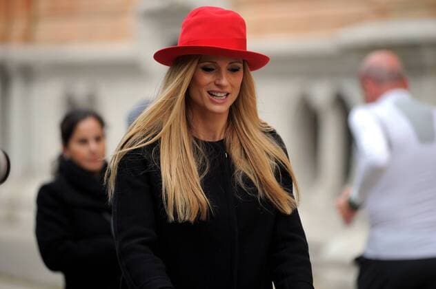 SPECIAL FEE Milan, Michelle Hunziker and family day at the park and museum Michelle Hunziker and her husband Tomaso Trussardi spend the morning with his daughters. Here they are at Montanelli park with Sun and Celeste and a couple of friends, before taking a walk, then they decide to enter the Museum of Natural History. The whole family goes out after about an hour from the Museum, and take a taxi to go home. Exclusive-SERVICE POOL WITH lapresse-OTTOGALLI-OLYCOM-MOTTA-ROMAPRESS-GOL  Copyright: xMimmoxCarrierox xIPAx