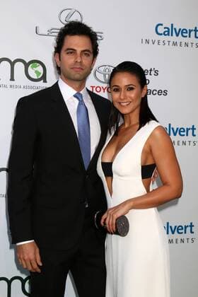 LOS ANGELES - OCT 22: Adrian Bellani, Emmanuelle Chriqui at the 26th Annual Environmental Media Awards at Warner Brothers Studio on October 22, 2016 in Burbank, CA  Copyright: xKathyxHutchinsx xIPAx