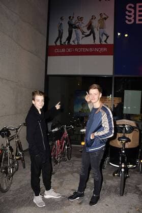 Nick Julius Schuck und Timur Bartels bei der Abschluss-Veranstaltung des Seriencamps 2016 mit dem Screening der VOX TV-Serie Der Club der roten Bänder und der Verleihung des Seriencamp Award in der Hochschule für Fernsehen und Film. München, 23.10.2016 Foto:xP.xSchönbergerx xFuturexImage