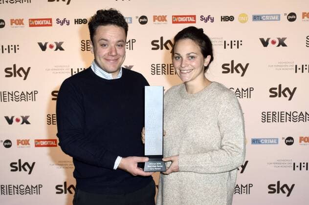Jakob Schreiner und Chiara Grabmayr mit dem Best Web Series Jury Award für Fett und Fett bei der Abschluss-Veranstaltung des Seriencamps 2016 mit dem Screening der VOX TV-Serie Der Club der roten Bänder und der Verleihung des Seriencamp Award in der Hochschule für Fernsehen und Film. München, 23.10.2016 Foto:xP.xSchönbergerx xFuturexImage