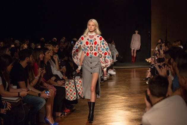 October 24, 2016 - Sao Paulo, Brazil - Model presents creation by Reinaldo Lourenco, during the Sao Paulo Fashion Week, winter 2017 edition, this Monday, in Sao Paulo, Brazil. Sao Paulo Brazil - ZUMAl146 20161024_zaf_l146_043