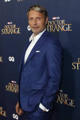 . 24 10 2016. London, United Kingdom. Mads Mikkelsen arriving at the Doctor Strange launch event at Westminster Abbey in London.  xStephenxLockx xi-Imagesx IIM-13682-0020