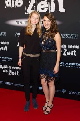 Stephanie Amarell und Janina Fautz - Premiere Allein gegen die Zeit in der Kulturbrauerei in Berlin am 24.10.2016. Premiere ALLEIN GEGEN DIE ZEIT