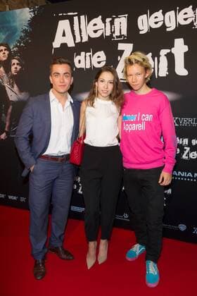 Elias Weiske, Amina Merai und Bill Becker - Premiere Allein gegen die Zeit in der Kulturbrauerei in Berlin am 24.10.2016. Premiere ALLEIN GEGEN DIE ZEIT