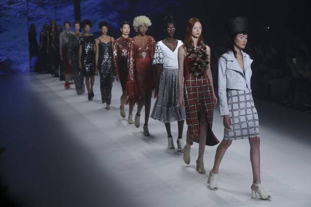 Models present the creations of the brand Patricia Viera during a fashion show at Sao Paulo s Fashion Week in Sao Paulo, Brazil, 24 October 2016. EFE Sebastiao Moreira SAO PAULO S FASHION WEEK !ACHTUNG: NUR REDAKTIONELLE NUTZUNG!  SAO001 20161024-636129467250327121