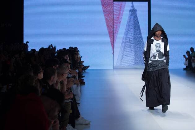 October 24, 2016 - Sao Paulo, Brazil - Model presents creation by LAB, during the Sao Paulo Fashion Week, winter 2017 edition, this Monday, in Sao Paulo, Brazil. Sao Paulo Brazil - ZUMAl146 20161024_zaf_l146_093