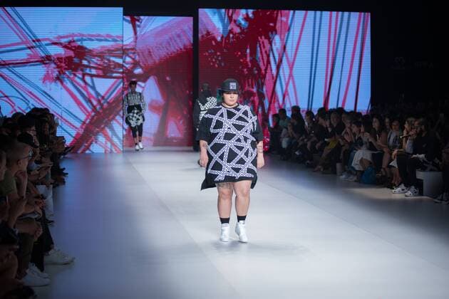 October 24, 2016 - Sao Paulo, Brazil - Model presents creation by LAB, during the Sao Paulo Fashion Week, winter 2017 edition, this Monday, in Sao Paulo, Brazil. Sao Paulo Brazil - ZUMAl146 20161024_zaf_l146_103