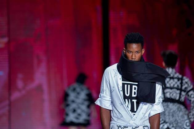 October 24, 2016 - Sao Paulo, Brazil - Model presents creation by LAB, during the Sao Paulo Fashion Week, winter 2017 edition, this Monday, in Sao Paulo, Brazil. Sao Paulo Brazil - ZUMAl146 20161024_zaf_l146_104
