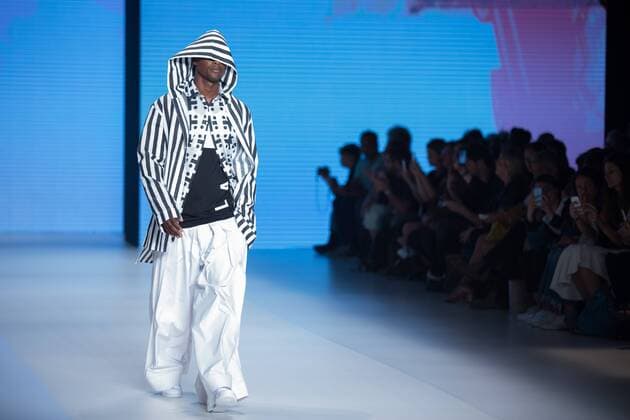 October 24, 2016 - Sao Paulo, Brazil - Model presents creation by LAB, during the Sao Paulo Fashion Week, winter 2017 edition, this Monday, in Sao Paulo, Brazil. Sao Paulo Brazil - ZUMAl146 20161024_zaf_l146_105