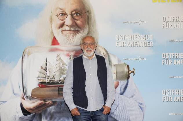 Dieter Hallervorden bei der Premiere des Kinofilms Ostfriesisch für Anfänger im Kino in der Astor Filmlounge. Berlin, 24.10.2016 Foto:xS.xGabschx xFuturexImage