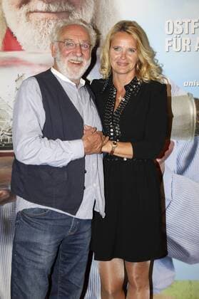 Dieter Hallervorden mit Freundin Christiane Zander bei der Premiere des Kinofilms Ostfriesisch für Anfänger im Kino in der Astor Filmlounge. Berlin, 24.10.2016 Foto:xS.xGabschx xFuturexImage