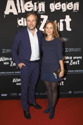 Stephan Grossmann mit Ehefrau Lidija bei der Premiere des Kinofilms Allein gegen die Zeit im Kino in der Kulturbrauerei. Berlin, 24.10.2016 Foto:xS.xGabschx xFuturexImage