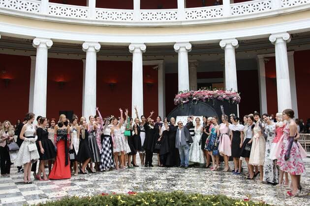 (161025) -- ATHENS, Oct. 25, 2016 -- Greek fashion designer Vassilis Zoulias receives the audience s applause during the Athens Xclusive Designers Week at Zappeion exhibition hall on Oct. 22, 2016. The event celebrated its 10-year anniversary in Greece. ) (zxj) GREECE-ATHENS-FASHION LefterisxPartsalis 