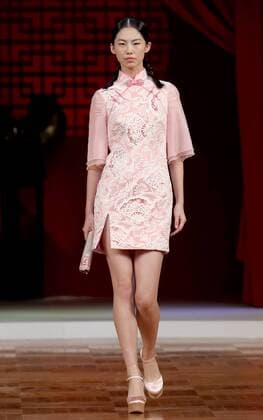 BEIJING, Oct. 25, 2016 -- A model presents a creation by designer Zhang Zhifeng at a haute couture show during the China Fashion Week in Beijing, capital of China, Oct. 25, 2016. The fashion week was held in Beijing from Oct. 25 to Nov. 2. ) (ry) CHINA-BEIJING-FASHION WEEK (CN) ChenxJianli 