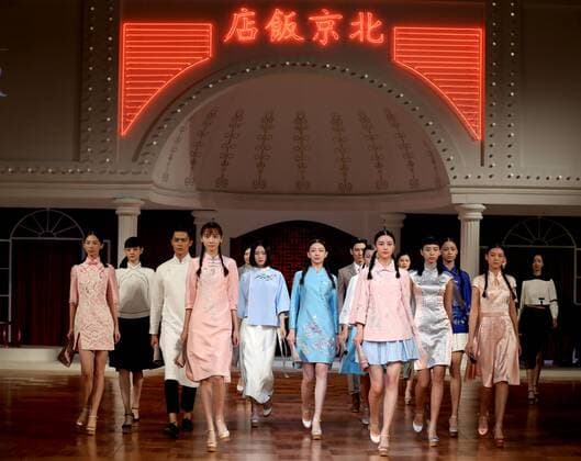 BEIJING, Oct. 25, 2016 -- Models present creations by designer Zhang Zhifeng at a haute couture show during the China Fashion Week in Beijing, capital of China, Oct. 25, 2016. The fashion week was held in Beijing from Oct. 25 to Nov. 2. ) (ry) CHINA-BEIJING-FASHION WEEK (CN) ChenxJianli 