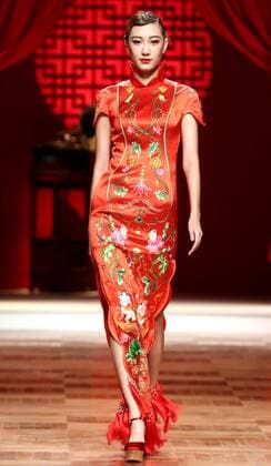 BEIJING, Oct. 25, 2016 -- A model presents a creation by designer Zhang Zhifeng at a haute couture show during the China Fashion Week in Beijing, capital of China, Oct. 25, 2016. The fashion week was held in Beijing from Oct. 25 to Nov. 2. ) (ry) CHINA-BEIJING-FASHION WEEK (CN) ChenxJianli 