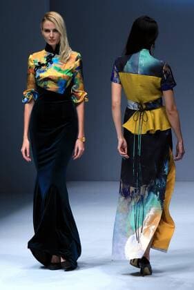 BEIJING, Oct. 25, 2016 -- Models present creations of Qipao, or cheongsam, by designer Gong Hangyu at a fashion show during the China Fashion Week in Beijing, capital of China, Oct. 25, 2016. The fashion week was held in Beijing from Oct. 25 to Nov. 2. ) (ry) CHINA-BEIJING-FASHION WEEK (CN) LixMingfang 