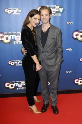 Matthias Matschke mit Freundin Theresa Kronthaler bei der Verleihung des Deutschen Comedypreises 2016 im Coloneum. Köln, 25.10.2016 Foto:xS.xGabschx xFuturexImage