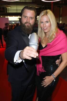 Themen der Woche Preisträger Antoine Monot Jr. mit Stefane Sick bei der Verleihung Der Deutsche Comedypreis 2016 am 25.10.2016 in Koeln Deutscher Comedypreis 2016 in Koeln 