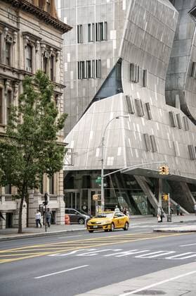 Architektur von Thom Mayne Cooper Union«s 41 Cooper Square von Architekt Thom Mayne von Morphosis, 3rd Avenue, East Village, Manhattan, New York City