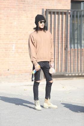 October 26, 2016 - Beijing, Beijing, China - Beijing,CHINA-October 26 2016: (EDITORIAL USE ONLY.CHINA OUT) Street snap of China Fashion Week in Beijing, October 26th, 2016. Beijing China  - ZUMAs145 20161026_zaa_s145_004