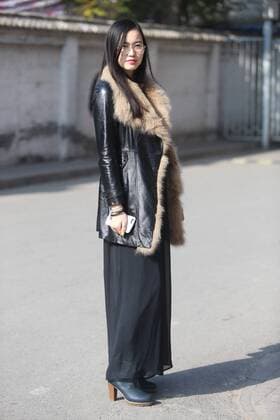 October 26, 2016 - Beijing, Beijing, China - Beijing,CHINA-October 26 2016: (EDITORIAL USE ONLY.CHINA OUT) Street snap of China Fashion Week in Beijing, October 26th, 2016. Beijing China  - ZUMAs145 20161026_zaa_s145_007