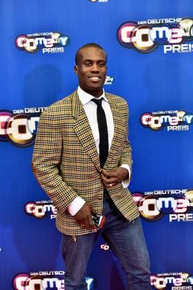 Moderator Nana Domena, Lifestyler TV, kommt zur Verleihung des Deutschen Comedypreis 2016 am 25.10.2016 ins Coloneum in Köln