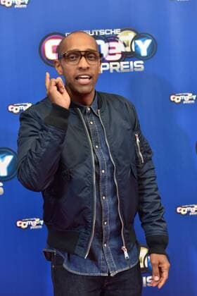 Der Moderator Amiaz Habtu kommt zur Verleihung des Deutschen Comedypreis 2016 am 25.10.2016 ins Coloneum in Köln