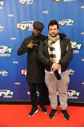 Smiley und Oliver Polak, l-r, kommt zur Verleihung des Deutschen Comedypreis 2016 am 25.10.2016 ins Coloneum in Köln