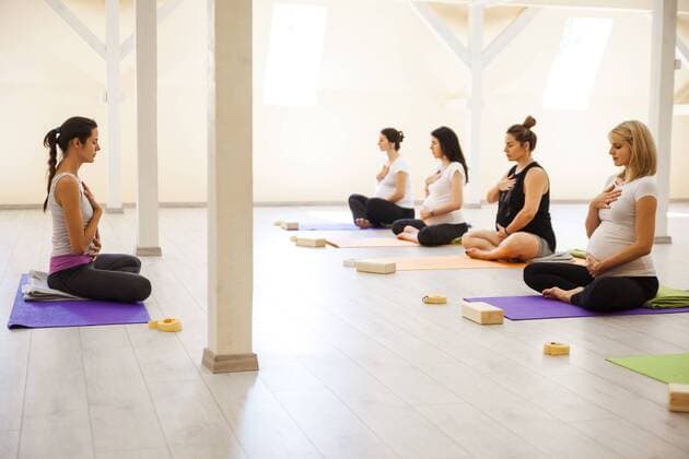 Prenatal yoga class model released Symbolfoto property released  ZEDF00352