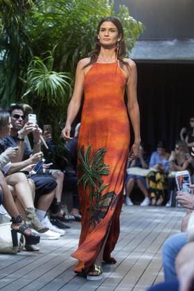 A model presents the creations of Agua de Coco by Liana Thomaz during a fashion show at Sao Paulo Fashion Week in Sao Paulo, Brazil, 26 October 2016. SAO PAULO FASHION WEEK !ACHTUNG: NUR REDAKTIONELLE NUTZUNG!  SAO001 20161026-636131071314339168