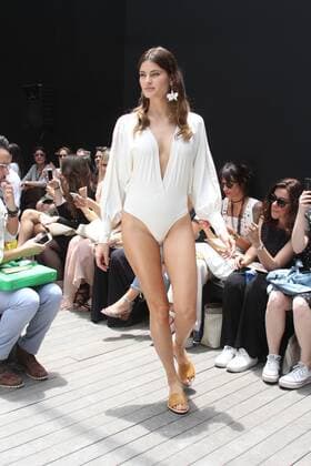 SÃO PAULO, SP - 26.10.2016: SPFW N42 - Parade of coconut water brand during São Paulo Fashion Week held at N42 Artefcato in São Paulo, SP. x1220306x  SaraxFernandes