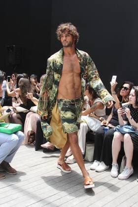 SÃO PAULO, SP - 26.10.2016: SPFW N42 - Parade of coconut water brand during São Paulo Fashion Week held at N42 Artefcato in São Paulo, SP. x1220319x  SaraxFernandes