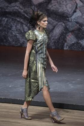 Brazilian transgender model Valentina Sampaio presents the creations of Ronalso Fraga during a fashion show at Sao Paulo Fashion Week in Sao Paulo, Brazil, 26 October 2016. The brand included 28 transgender models for the show. SAO PAULO FASHION WEEK !ACHTUNG: NUR REDAKTIONELLE NUTZUNG!  SAO001 20161026-636131142054881839