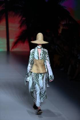 October 26, 2016 - Sao Paulo, Brazil - Model presents creation by Osklen, during the Sao Paulo Fashion Week, winter 2017 edition, this Wednesday , in Sao Paulo, Brazil. Sao Paulo Brazil - ZUMAl146 20161026_zaf_l146_102