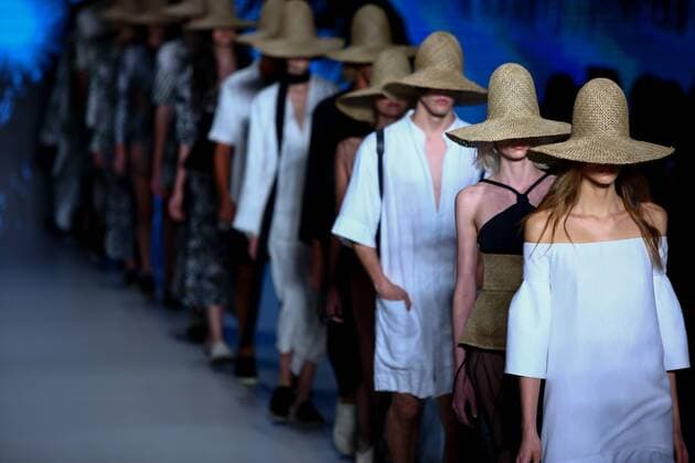 October 26, 2016 - Sao Paulo, Brazil - Model presents creation by Osklen, during the Sao Paulo Fashion Week, winter 2017 edition, this Wednesday , in Sao Paulo, Brazil. Sao Paulo Brazil - ZUMAl146 20161026_zaf_l146_097