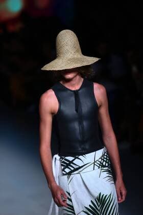 October 26, 2016 - Sao Paulo, Brazil - Model presents creation by Osklen, during the Sao Paulo Fashion Week, winter 2017 edition, this Wednesday , in Sao Paulo, Brazil. Sao Paulo Brazil - ZUMAl146 20161026_zaf_l146_115