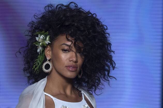 Miss Brazil 2016 Rissa Santana presents the creations of Brazilian designer Samuel Cirnansck during a fashion show of Sao Paulo Fashion Week in Sao Paulo, Brazil, 27 October 2016. EFE Sebastiao Moreira SAO PAULO FASHION WEEK !ACHTUNG: NUR REDAKTIONELLE NUTZUNG!  SAO001 20161028-636132104053694403