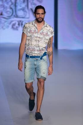 October 27, 2016 - Sao Paulo, Brazil - Model presents creation by Samuel Cirnansck, during the Sao Paulo Fashion Week, winter 2017 edition, this Thursday , in Sao Paulo, Brazil. Sao Paulo Brazil - ZUMAl146 20161027_zaf_l146_020